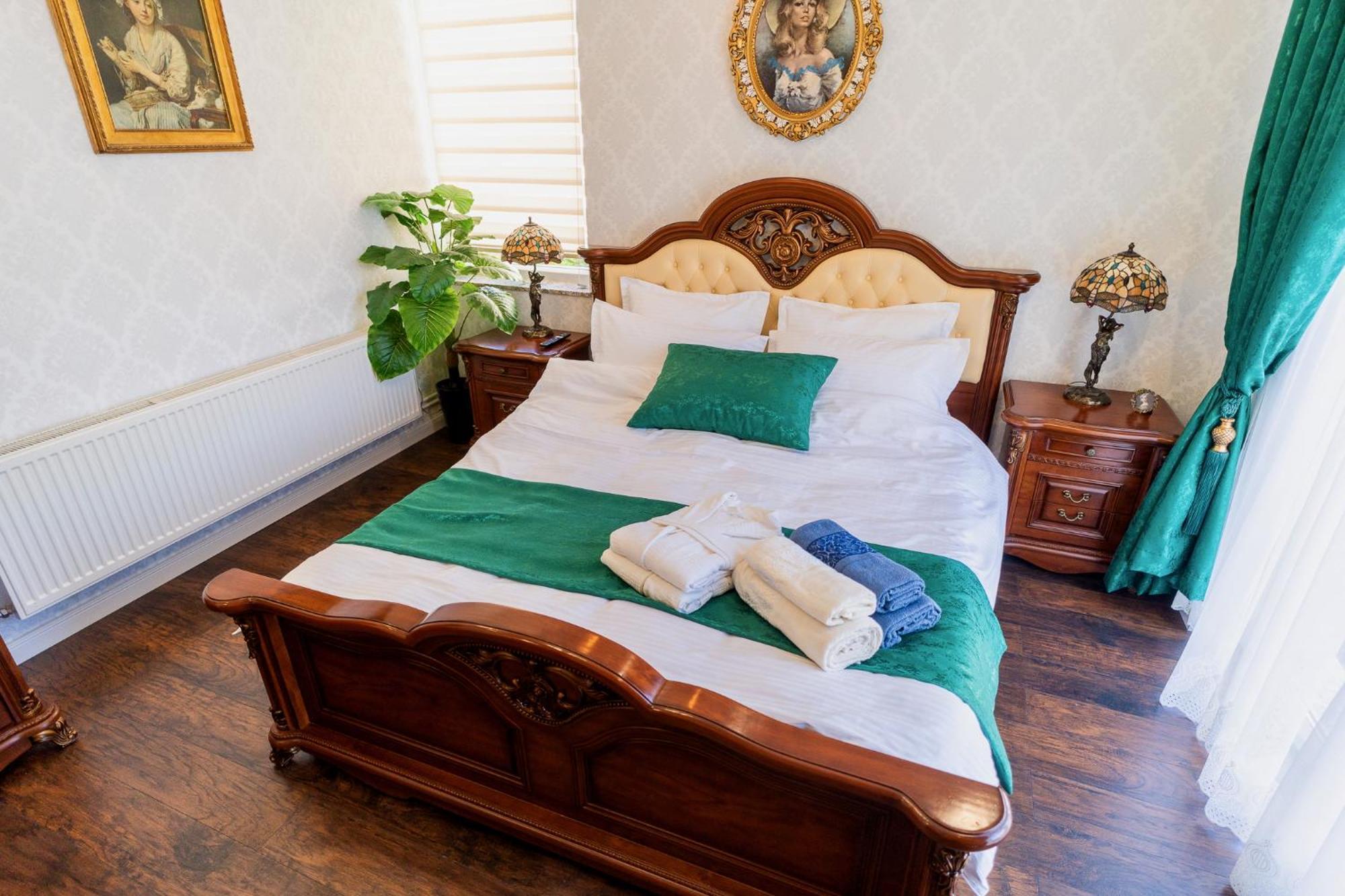 Luxurious Villa With Lush Garden And Huge Terrace Near Herastrau Park Boekarest Buitenkant foto
