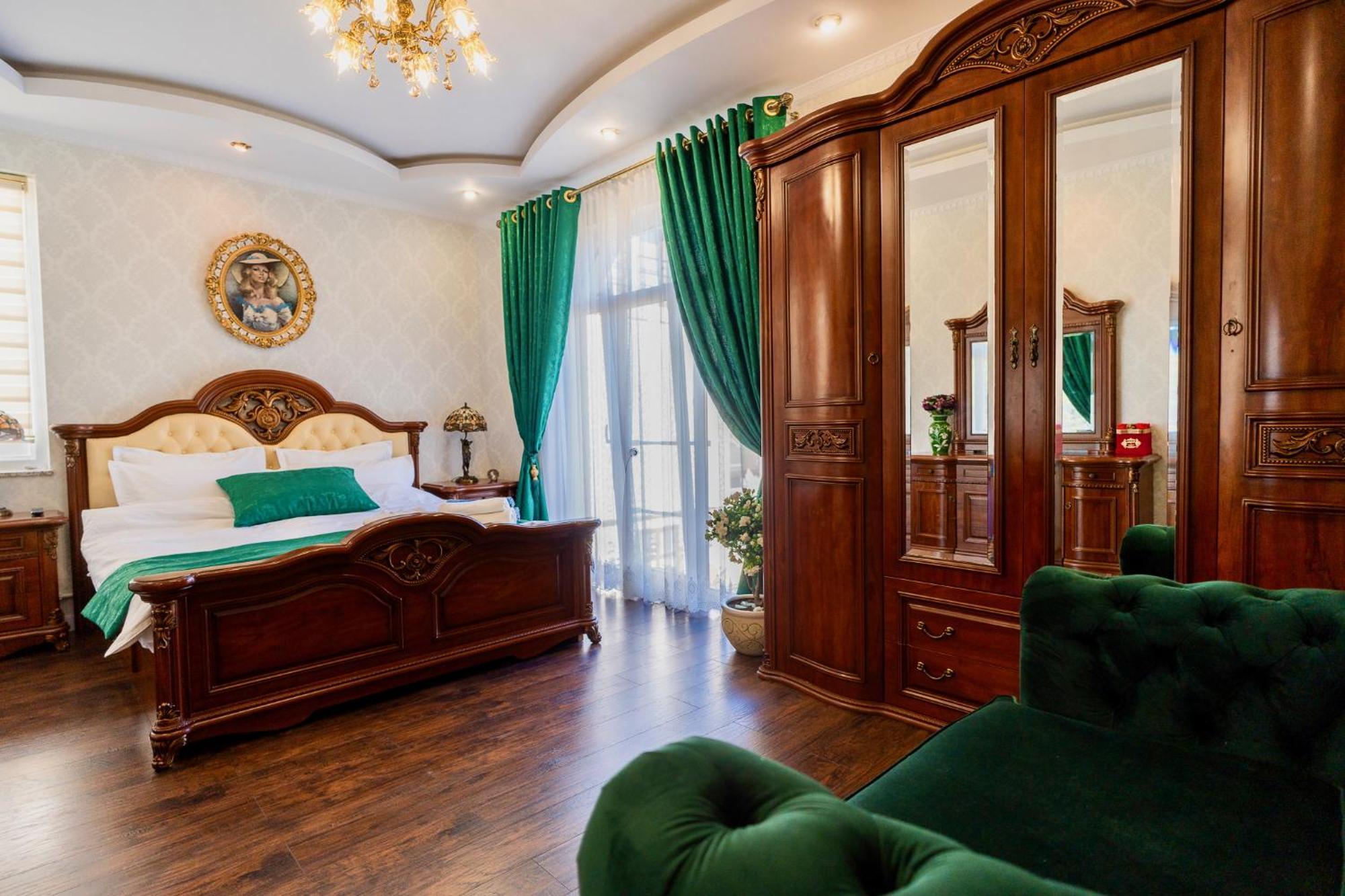 Luxurious Villa With Lush Garden And Huge Terrace Near Herastrau Park Boekarest Buitenkant foto