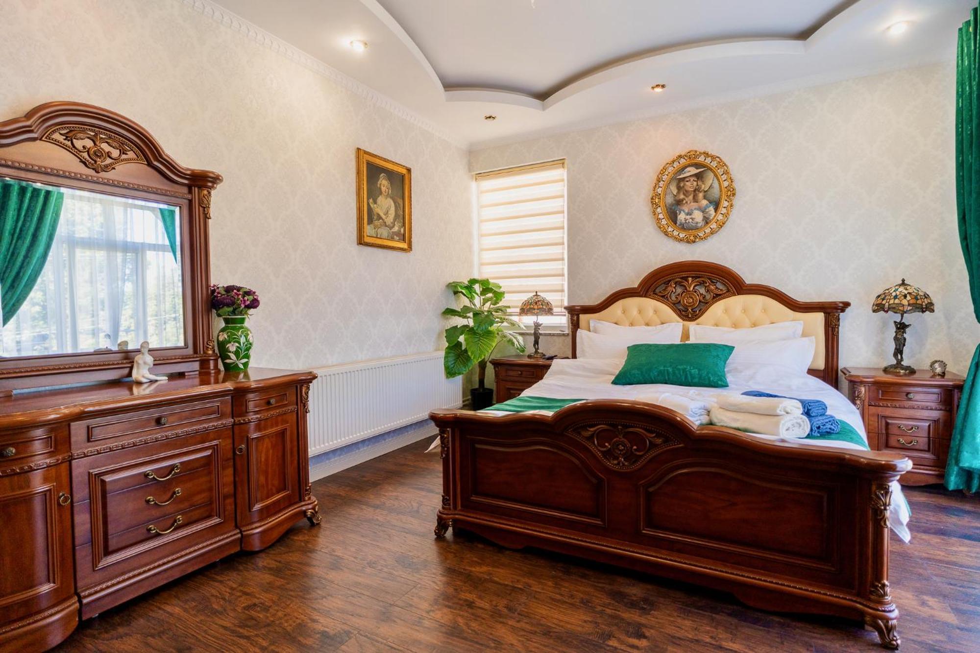 Luxurious Villa With Lush Garden And Huge Terrace Near Herastrau Park Boekarest Buitenkant foto