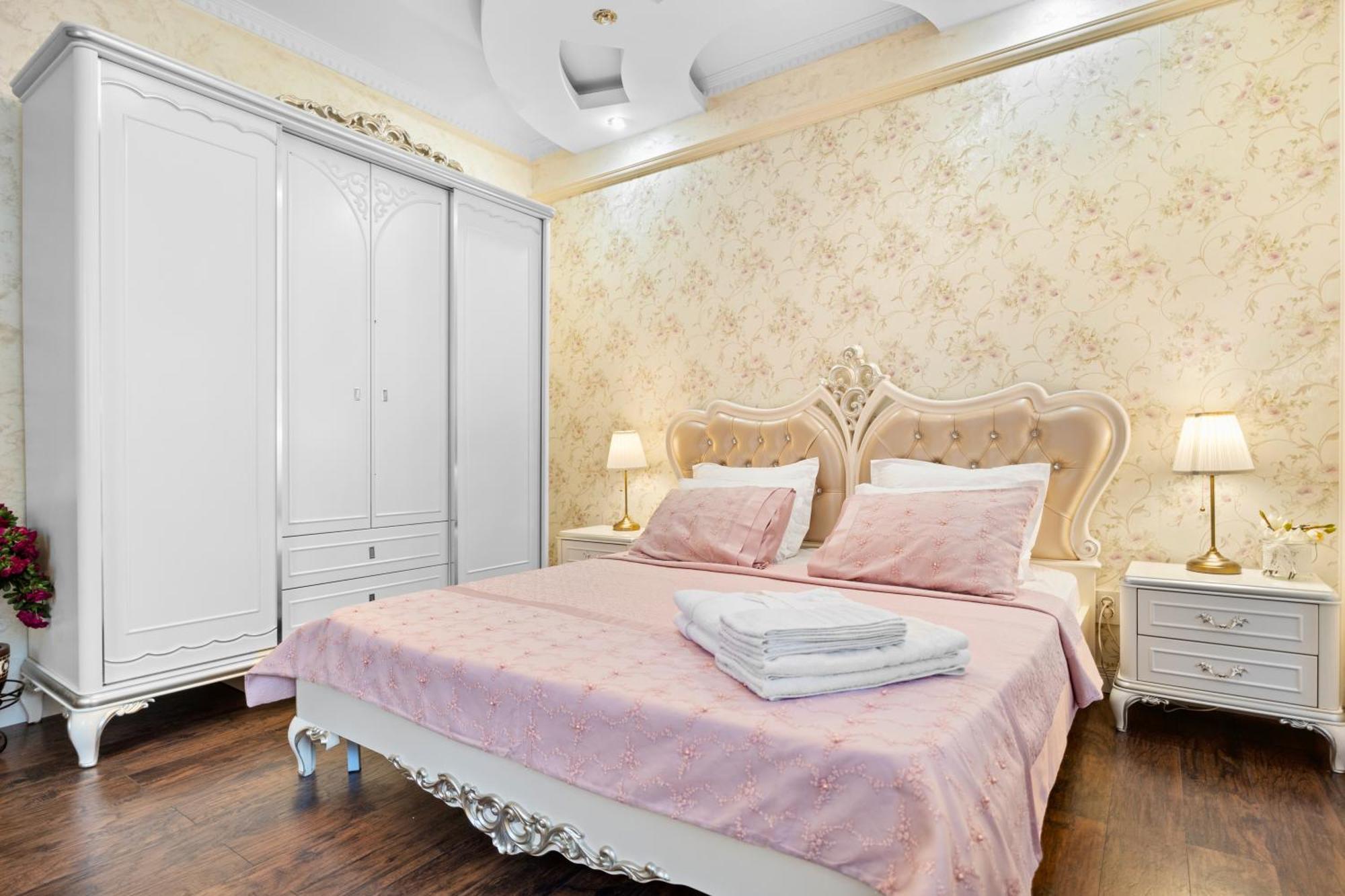 Luxurious Villa With Lush Garden And Huge Terrace Near Herastrau Park Boekarest Buitenkant foto