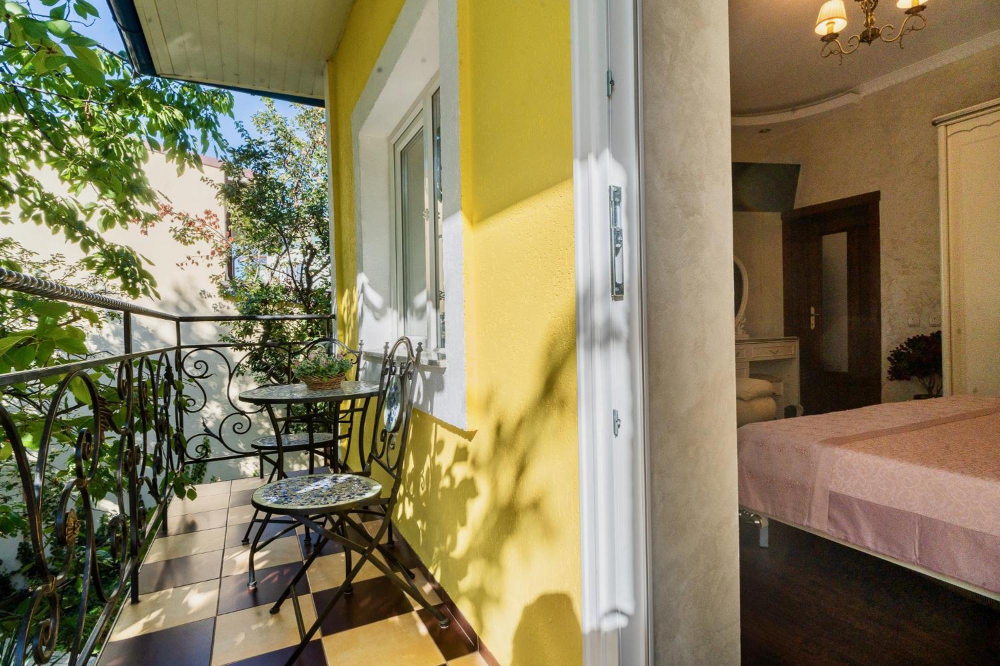 Luxurious Villa With Lush Garden And Huge Terrace Near Herastrau Park Boekarest Buitenkant foto