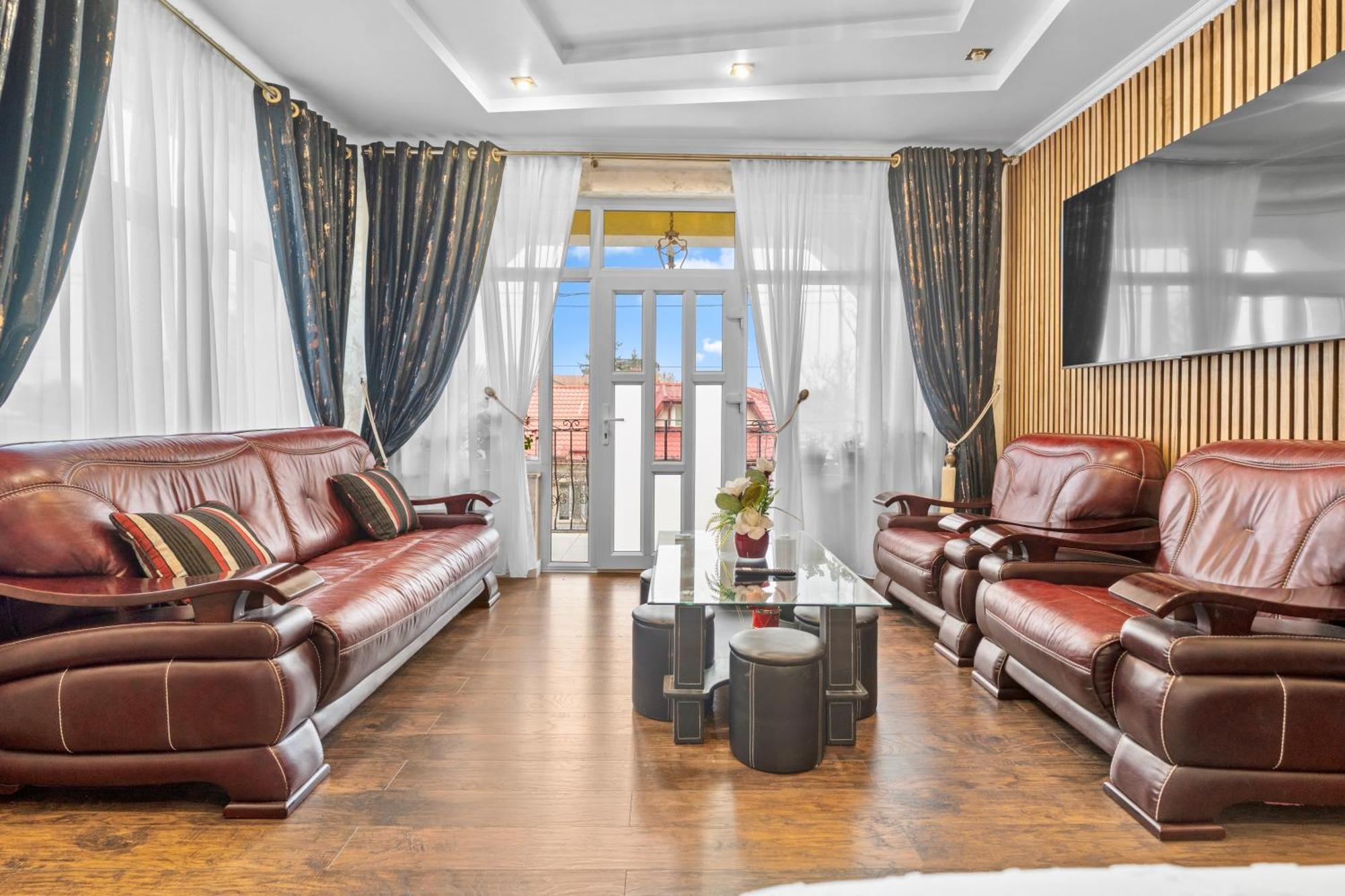 Luxurious Villa With Lush Garden And Huge Terrace Near Herastrau Park Boekarest Buitenkant foto