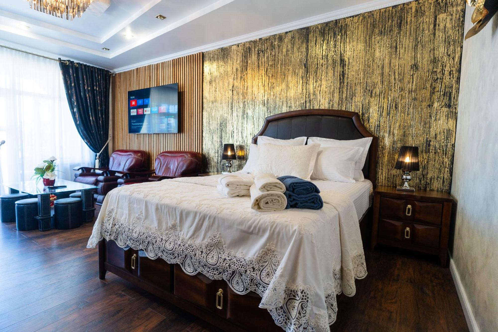 Luxurious Villa With Lush Garden And Huge Terrace Near Herastrau Park Boekarest Buitenkant foto