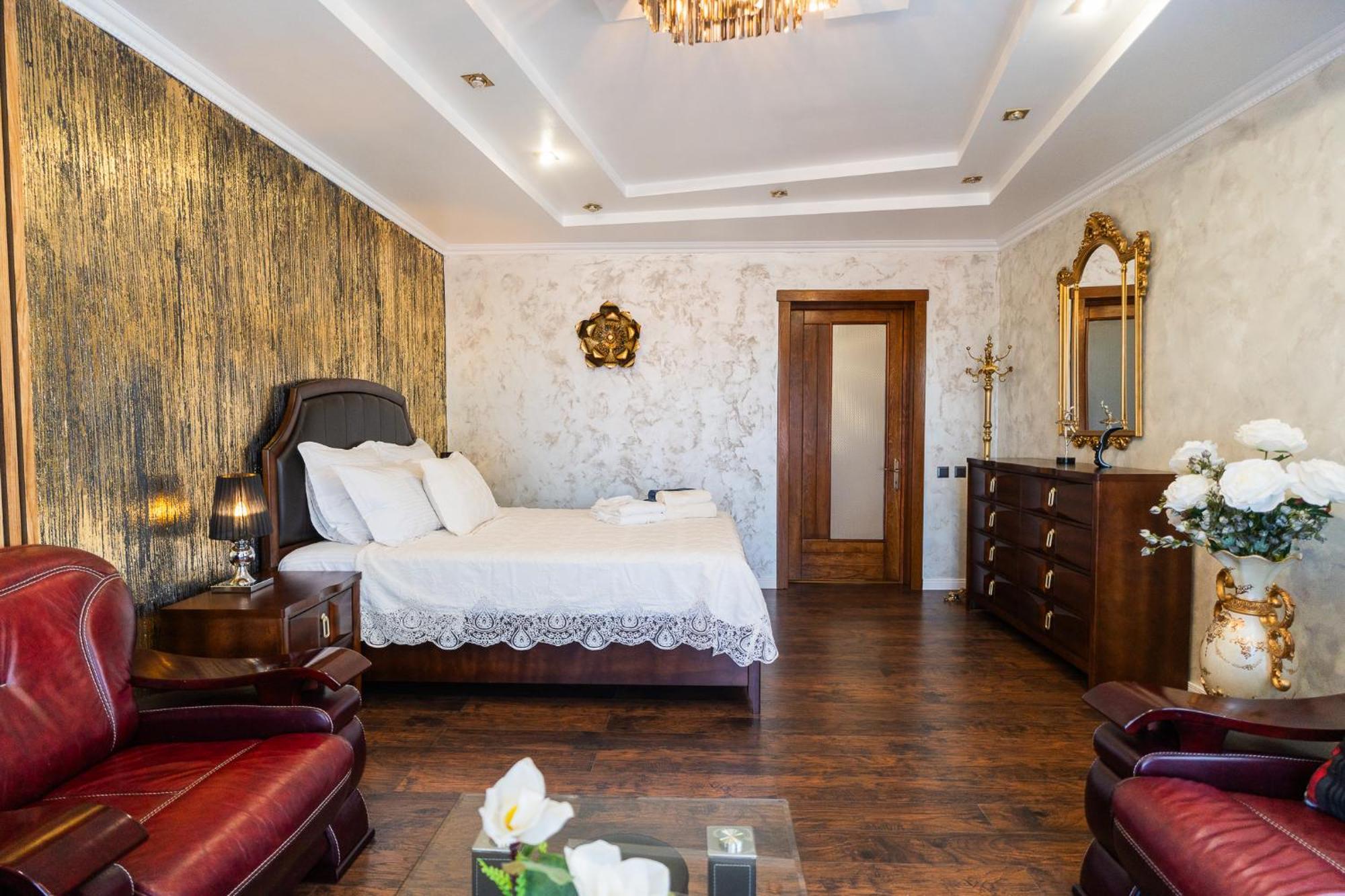 Luxurious Villa With Lush Garden And Huge Terrace Near Herastrau Park Boekarest Buitenkant foto