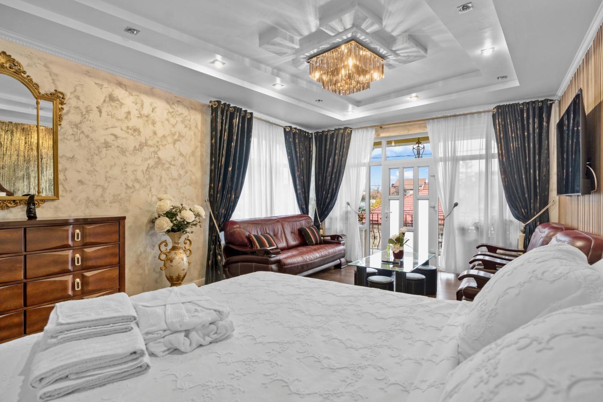 Luxurious Villa With Lush Garden And Huge Terrace Near Herastrau Park Boekarest Buitenkant foto